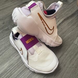 👟 Nike Flex Runner 2 Kids Sneakers – Size 10.5C